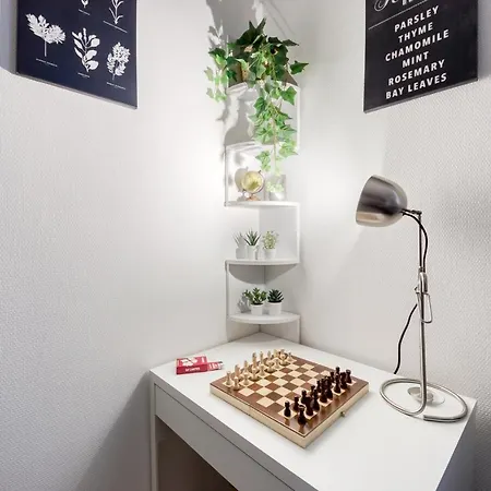 Le Nid Douillet : Paris Proche-cozy-netflix Apartment
